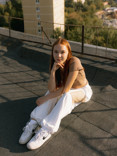 Брюки с накладными карманами из мешковины