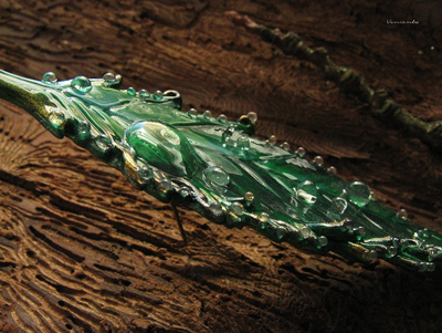 Весенняя брошь "Листок Павлинникуса" - волшебный подарок к 8 марта!