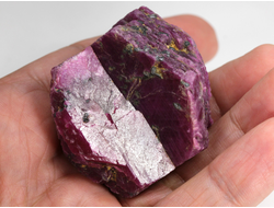 Корунд красный (рубин), кристалл, Мьянма (42*41*34 мм, 108 г) №28658