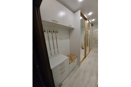 Шкаф купе белый с золотом