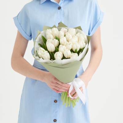 Букет из 25 белых тюльпанов