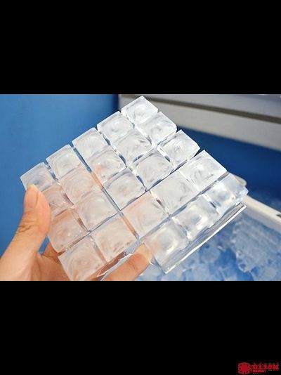 Льдогенератор Cooleq IC-30B кубики