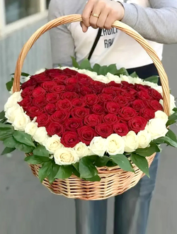 Букет "Корзина 101 поцелуй"