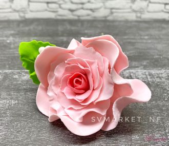 Сахарный цветок бутоньерка &quot;Роза&quot; розовая