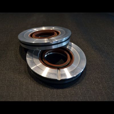 Комплект 1: комплект 2-х обойм с сальниками для картера РМЗ-640