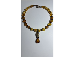 колье с янтарем