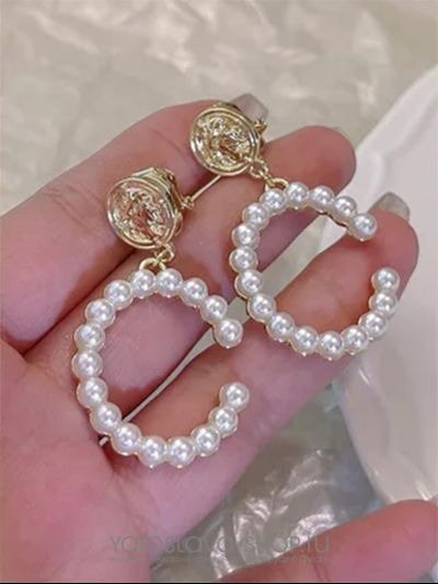 Модель : АЛ-344.Черно-белые клипсы в форме клевера