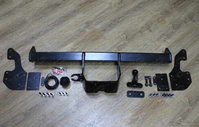 Фаркоп для Hilux Revo