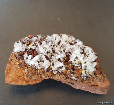 Гемиморфит, миметит (желтый), на лимоните. Мексика. 67*36*12мм