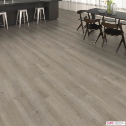 Ламинат Haro Дуб Флавия Серый 544760 в интерьере гостиной