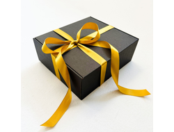 Подарочная коробка GILEV 27х25х10см черная с наполнителем и золотой лентой