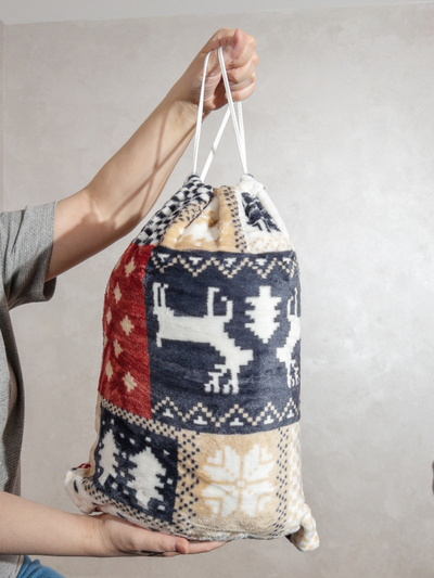 Плед с рукавами "Зимние узоры" из микрофибры (велсофта)