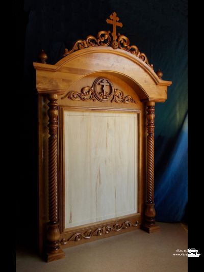 Напольный киот на горнее место