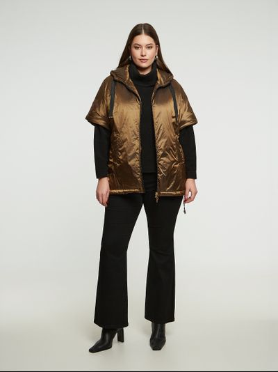 Жилет на синтепоне с капюшоном