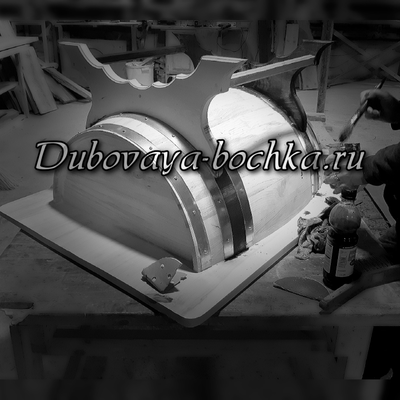 Стол бочка покрытый под дуб