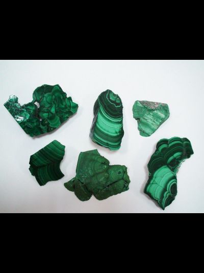 Образцы малахита. Разные размеры
