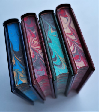 Миниатюрная книга Ф. М. Достоевский 