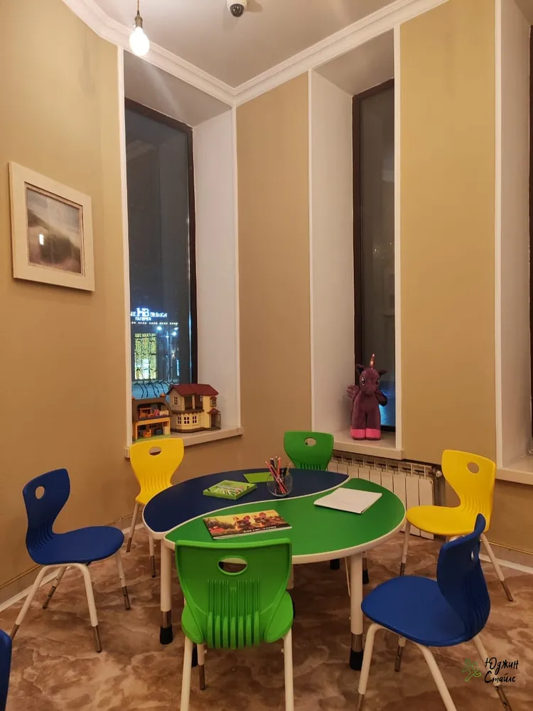 Стул детский пластиковый