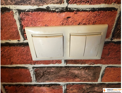 Установка выключателя в стене квартиры в Москве ИВАНМАСТЕР