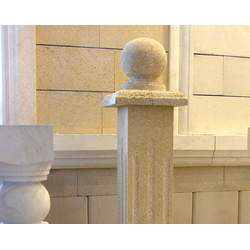 Тумбы и шары