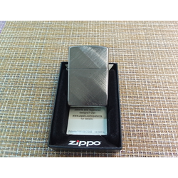Зажигалка бензиновая Zippo Diagonal Weave 28182
