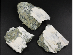 Брусит (немалит), волокнистый брусит в ассортименте, Россия, КЧР, Урупский район, м-ние. Белые осыпища (32-45 мм, 17-20 г) №29683