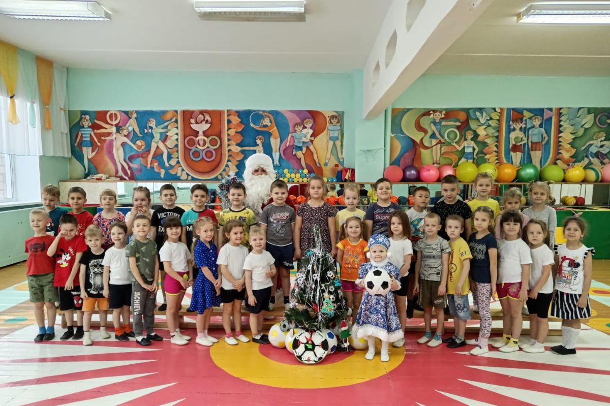 Моя компания - Футбол в школе-Футбольная Новогодняя елка