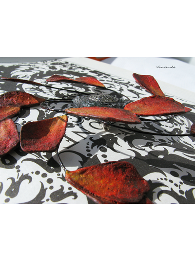 Брошь с лепестками роз "Ветроворот Вечности" из коллекции "Рейвенсвуд"