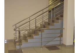 ПЕРИЛА И ОГРАЖДЕНИЯ ИЗ НЕРЖАВЕЮЩЕЙ СТАЛИ