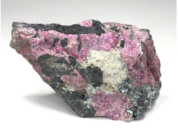 Эвдиалит в породе, Россия, Кольский п-ов, Хибины (79*52*25 мм, 90 г) №25685