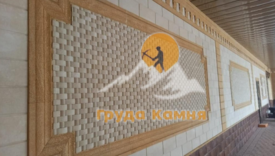 Колонна настенная