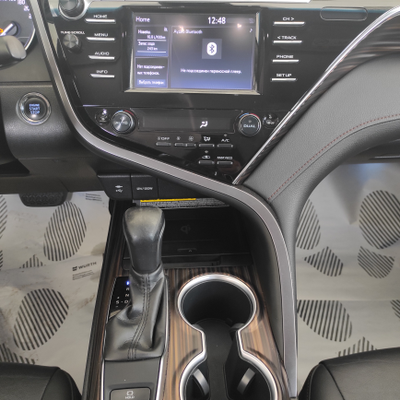 Toyota Camry 2.5 AT, 2019