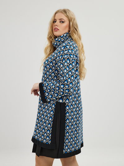 Трикотажное платье с оригинальным орнаментом