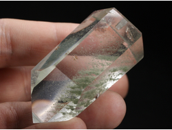 Кварц горный хрусталь с фантомами и хлоритом, кристалл полированный, Бразилия (56*29*25 мм, 61 г) №36854