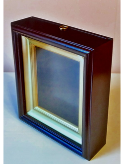 Киот деревянный с рамой "под золото" для иконы формата 13х16см.