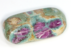 Корунд красный (рубин) в фуксите