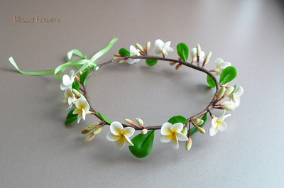 Веночек с плюмерией.