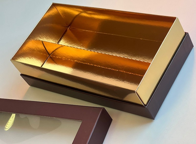 Коробка для пирожных/макарони с/о ПРЕМИУМ с/лож (шоколад/золото), 210*110*55мм