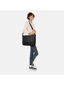 Сумка Eastpak Delegate + Black на девушке