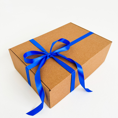 3 штуки - Подарочная коробка GILEV 37х26х12см с наполнителем и синей лентой