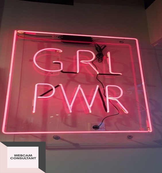 самарская модель танита. девушка с ноутбуком в студии. кам модель. скриншоты вебкам моделей. внешность вебкам модели.