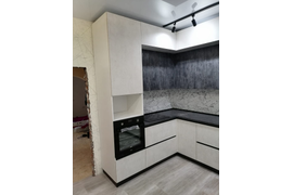 Кухня шторм с антресолями