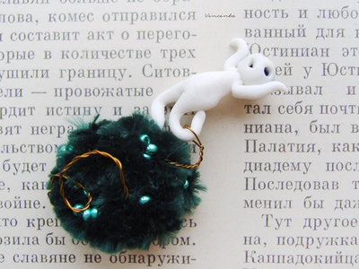 "Волшебный Кодама" - миниатюрная брошь в стиле Миядзаки