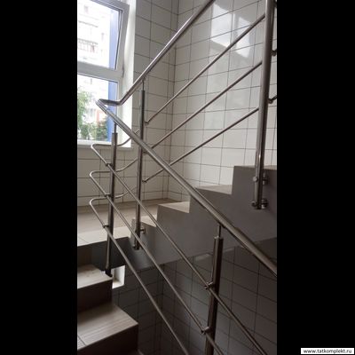 Лестничные ограждения из нержавеющей стали (боковое крепление стоек)