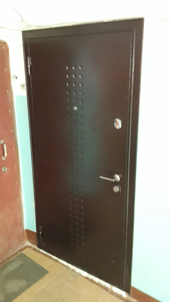 установка дверей Бульдорс с порошковым покрытием г.Владимир, Октябрьский проспект, д.24. компания Найс-окна