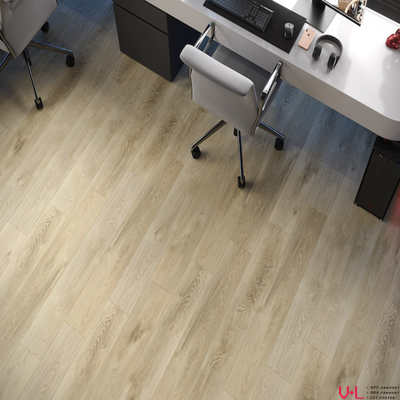 Кварцвиниловая плитка Art East Tile Premium Дуб Монца 153-2 42 класс толщина 2.5 мм с фаской клеевая 3.82 м2