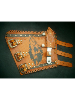 Наруч с ножом "Волк".