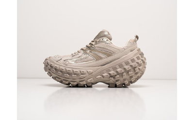 Balenciaga Men's Defender Trainers In Beige