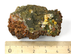 Вульфенит, коллекционный образец, Марокко (46*34*20 мм, 38 г) №26001