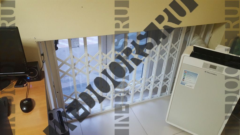 решетки оконные раздвижные 11